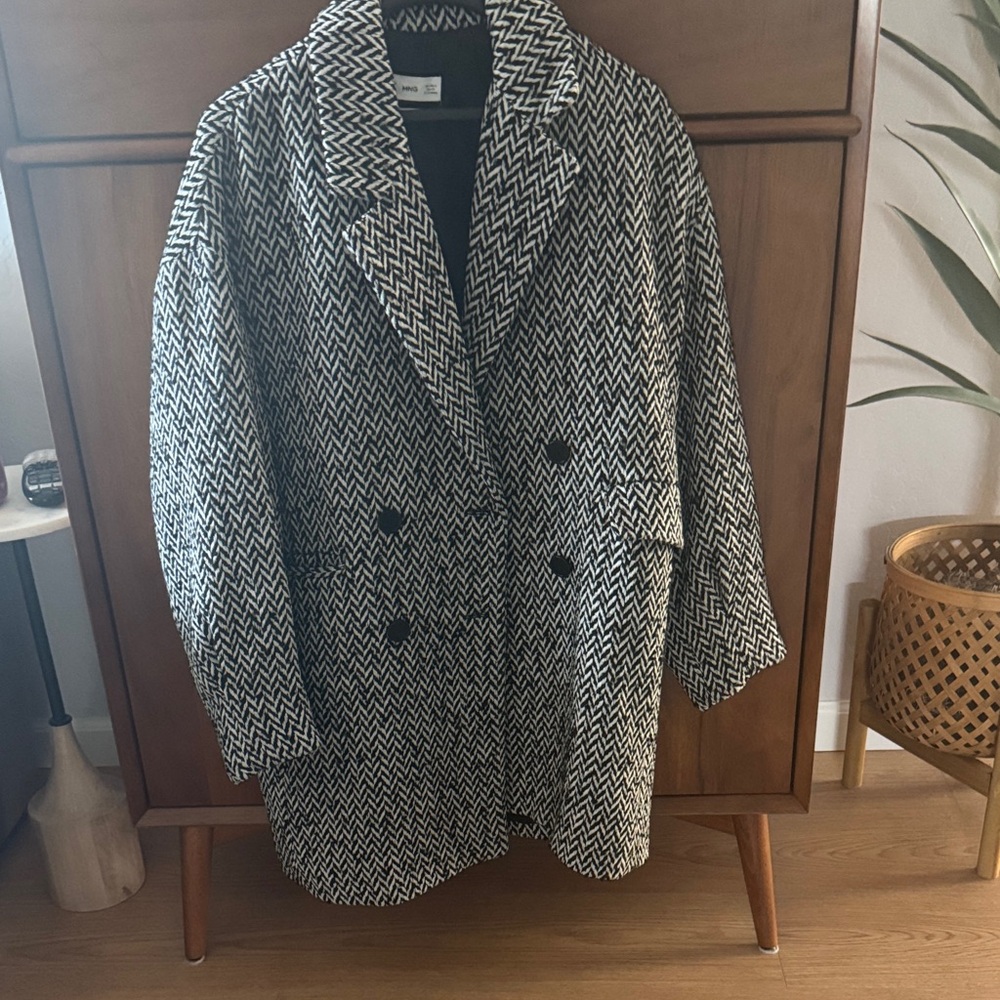 Women’s Black & White Herringbone Double-Breasted Coat